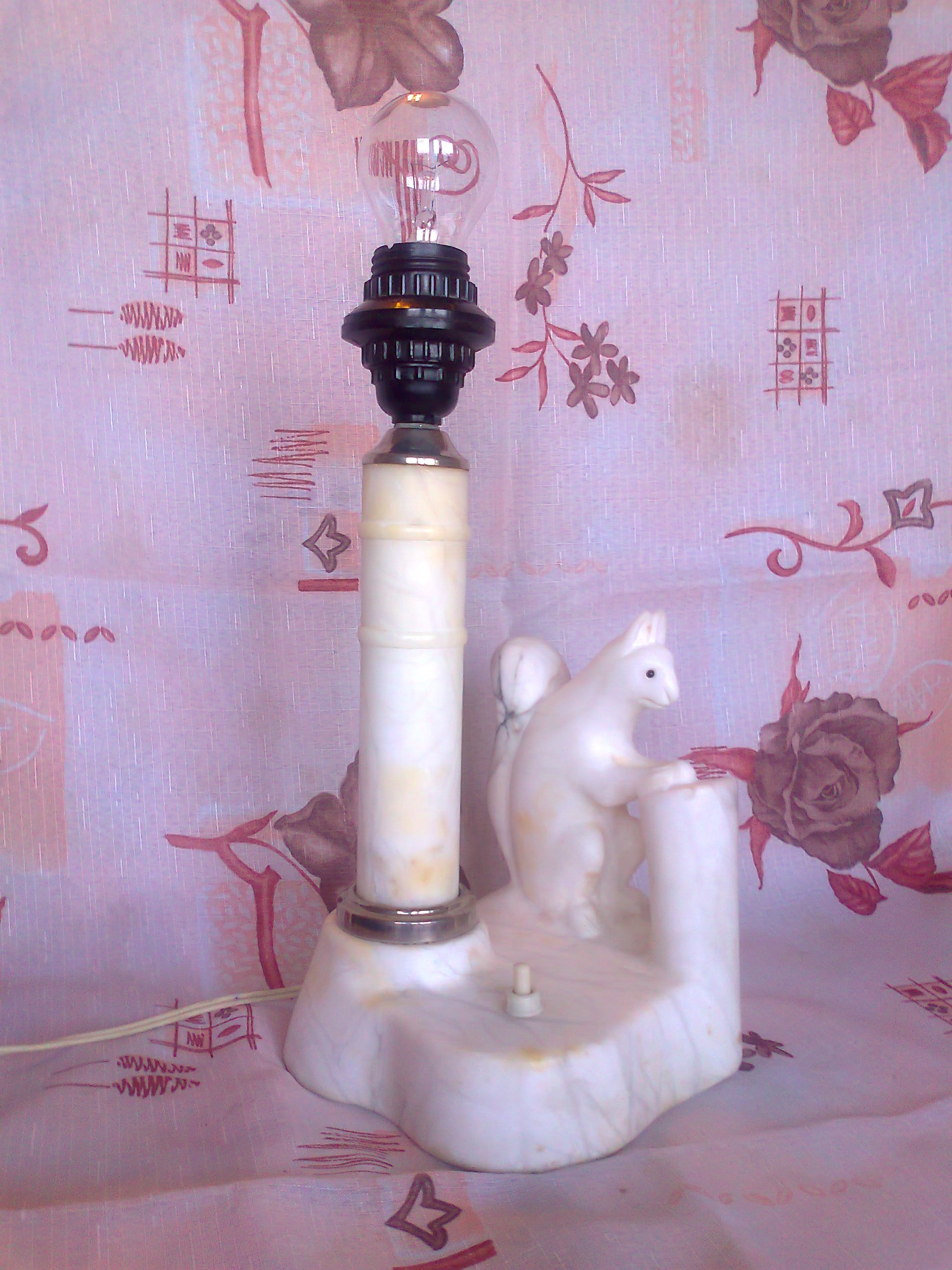 Мраморная раритетная настольная лампа с белкой в городе Москва, фото 1, стоимость: 9 000 руб.