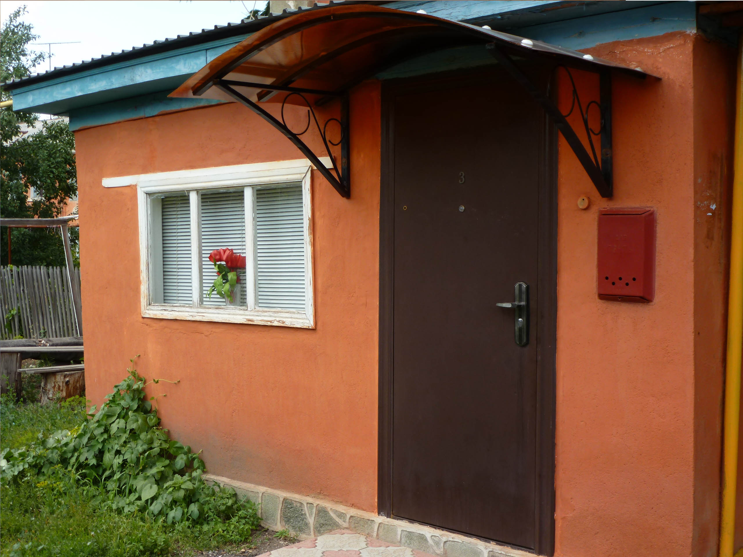 продается двухкомнатная квартира в городе Кувандык, фото 1, Оренбургская область
