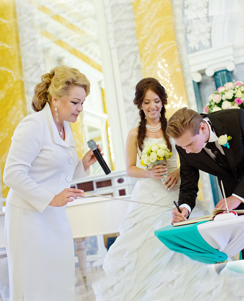 Выездная регистрация брака:  свадебный ведущий - Римма Чистякова в городе Санкт-Петербург, фото 1, Ленинградская область