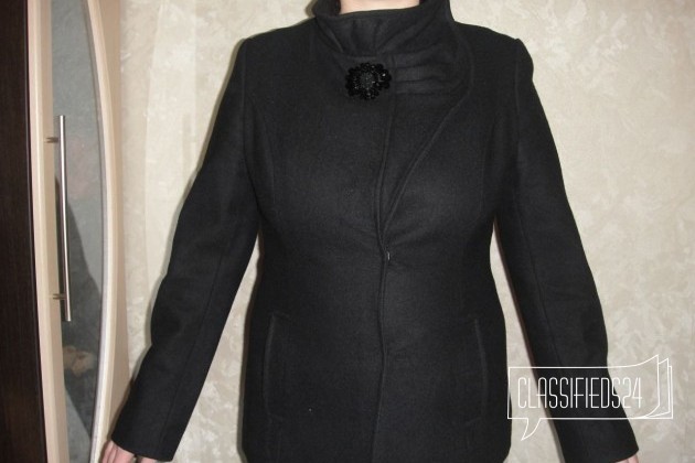 Пальто черное короткое в городе Комсомольск-на-Амуре, фото 1, стоимость: 1 000 руб.
