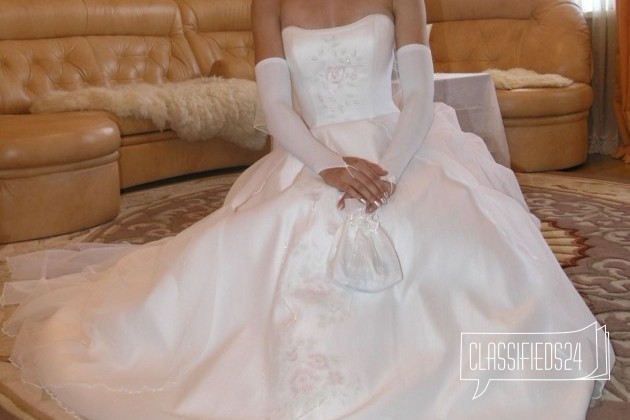 Свадебное платье в городе Кропоткин, фото 3, стоимость: 8 500 руб.