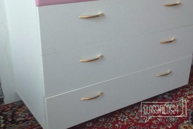 Комод с подставкой белый в городе Барнаул, фото 1, стоимость: 2 500 руб.