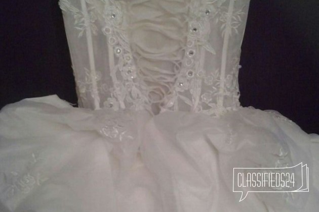 Свадебное платье в городе Омск, фото 3, стоимость: 2 000 руб.