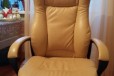 Продам кресло для руководителя в городе Магнитогорск, фото 2, телефон продавца: +7 (961) 576-23-93