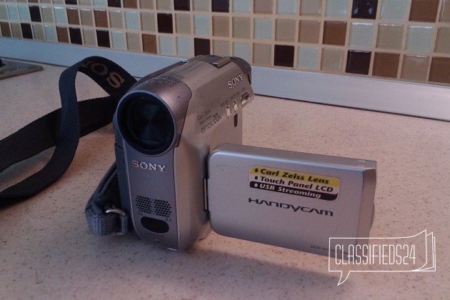 Видеокамера Sony DCR-HC19E miniDV в городе Бор, фото 1, стоимость: 3 900 руб.