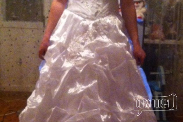 Свадебное платье в городе Екатеринбург, фото 1, стоимость: 4 000 руб.