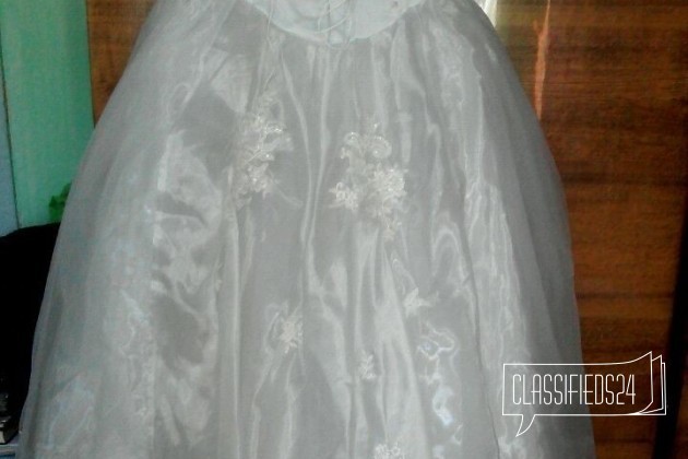 Свадебное платье в городе Новосибирск, фото 2, стоимость: 1 500 руб.