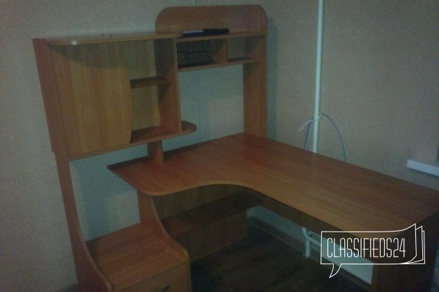 Стол для компьютера в городе Краснодар, фото 1, Компьютерные столы и кресла
