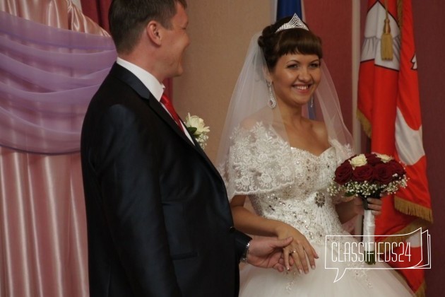 Изумительное свадебное платье в городе Саранск, фото 2, стоимость: 15 000 руб.
