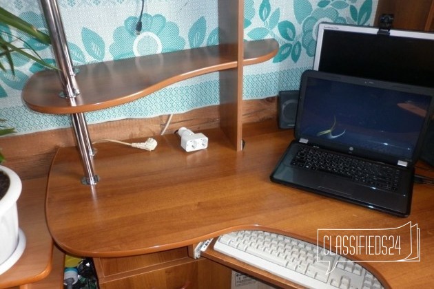 Угловой компьютерный стол в городе Тюмень, фото 3, телефон продавца: +7 (912) 398-38-87