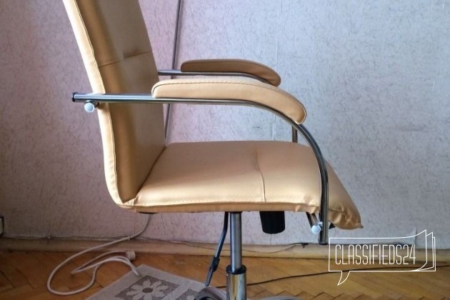 Кресло офисное в городе Москва, фото 3, стоимость: 3 000 руб.