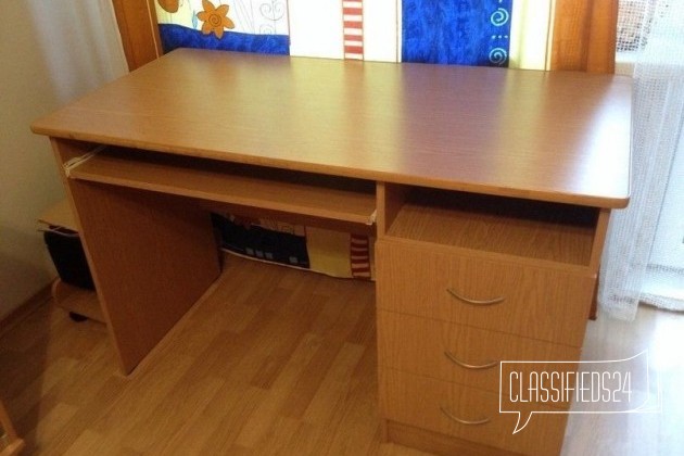 Письменный стол в городе Петрозаводск, фото 1, телефон продавца: +7 (921) 727-76-08