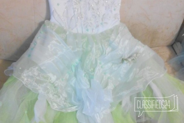 Платье новое на праздник в городе Ростов-на-Дону, фото 1, стоимость: 1 000 руб.