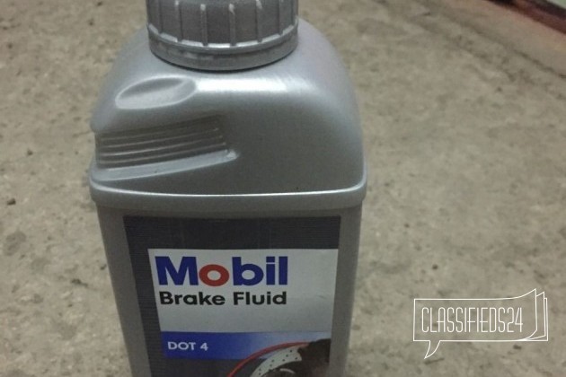 Тормозная жидкость Mobil Brake Fluid DOT4 0.5л в городе Красноярск, фото 1, телефон продавца: +7 (933) 335-55-35