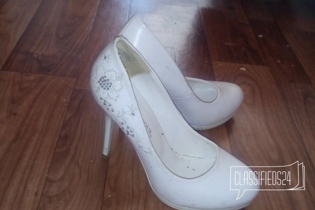 Свадебные туфли в городе Саратов, фото 1, телефон продавца: +7 (987) 830-71-96