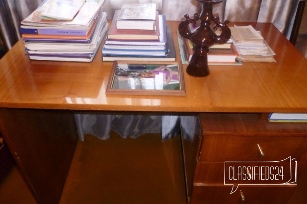 Стол писменный в городе Барнаул, фото 1, телефон продавца: +7 (913) 228-68-25