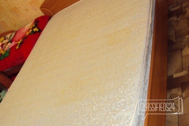 Кровать двухспальная с матрасом в городе Оренбург, фото 2, Кровати