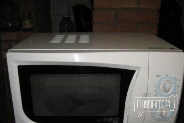 Микроволновая печь LG с грилем в городе Чебоксары, фото 1, стоимость: 2 500 руб.