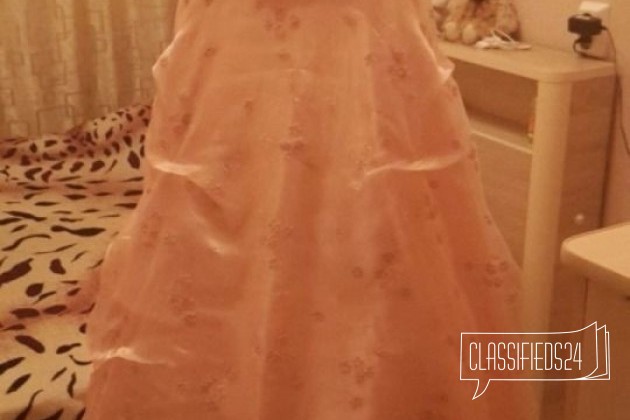 Красивое платье персикового цвета в городе Иркутск, фото 3, телефон продавца: +7 (950) 125-50-85