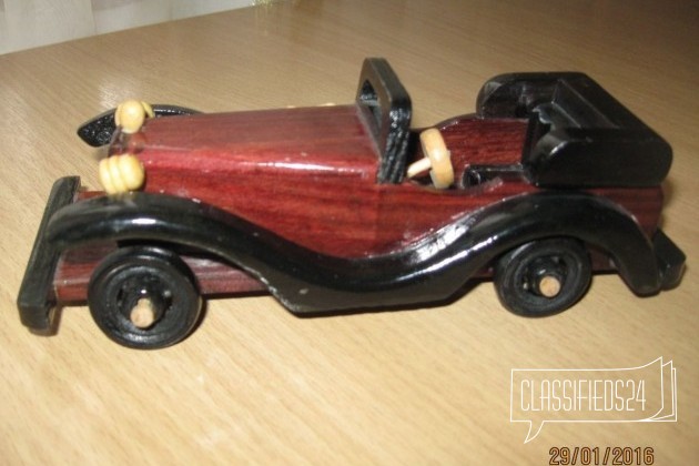 Машина из дерева в городе Вольск, фото 1, стоимость: 300 руб.
