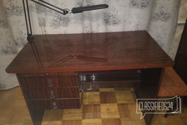 Стол письменный в городе Кострома, фото 1, телефон продавца: +7 (906) 666-56-52