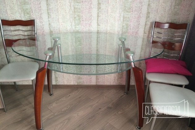 Продается кухонный стеклянный стол в городе Воронеж, фото 1, стоимость: 10 000 руб.