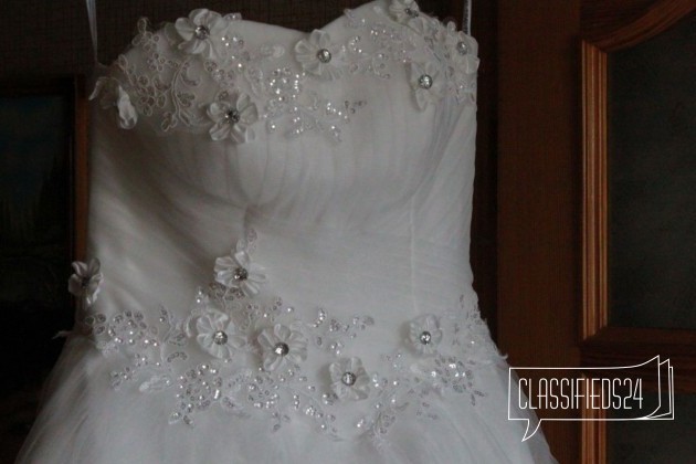 Новое шикарное свадебное платье с этикеткой в городе Омск, фото 1, стоимость: 6 000 руб.