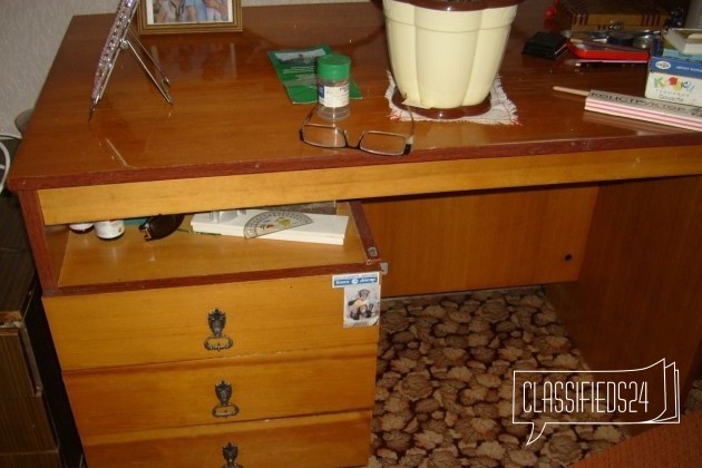 Стол писменный в городе Ульяновск, фото 1, телефон продавца: +7 (987) 634-89-80