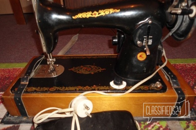 Универсальная, настольная, швейная машина в городе Екатеринбург, фото 1, телефон продавца: +7 (912) 660-60-94