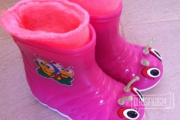 Продам новые сапожки резиновые на девочку в городе Ставрополь, фото 1, телефон продавца: +7 (968) 273-21-04