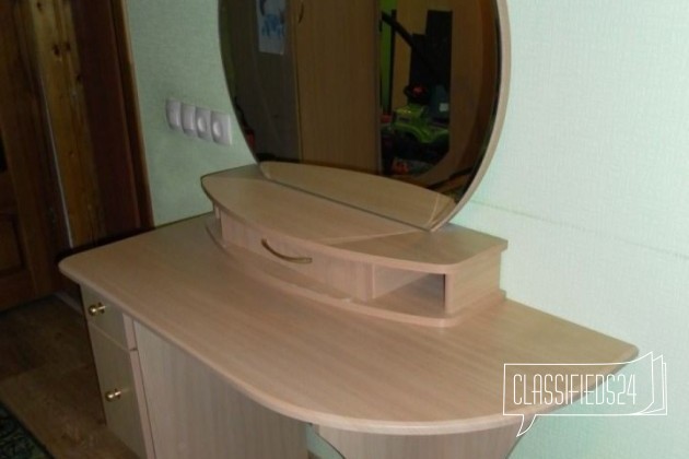 Трюмо с зеркалом в городе Екатеринбург, фото 2, Тумбы, комоды, туалетные столики