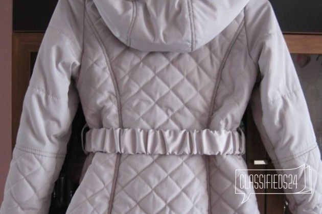 Демисезонное пальто в городе Железногорск, фото 2, стоимость: 1 000 руб.