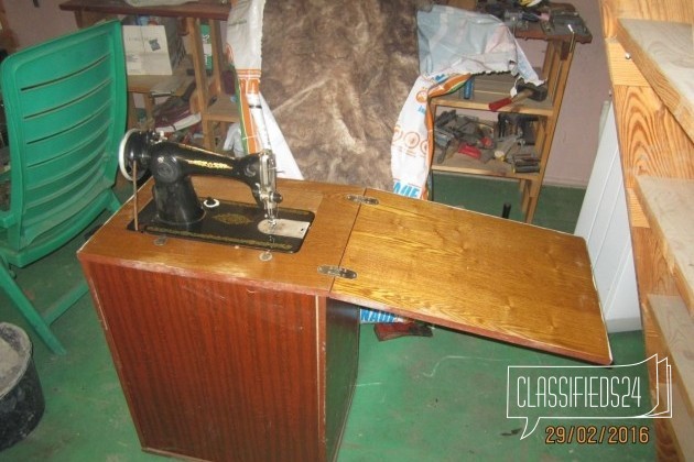 Швейная машинка с тумбой в городе Воронеж, фото 1, телефон продавца: +7 (900) 305-37-79