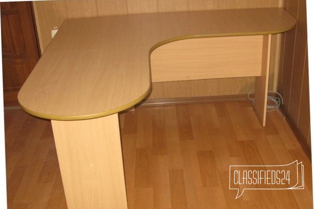 Стол эргономичный в городе Ульяновск, фото 1, Столы и стулья