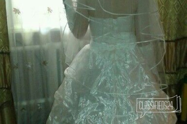 Свадебное платье в городе Киреевск, фото 1, стоимость: 5 000 руб.
