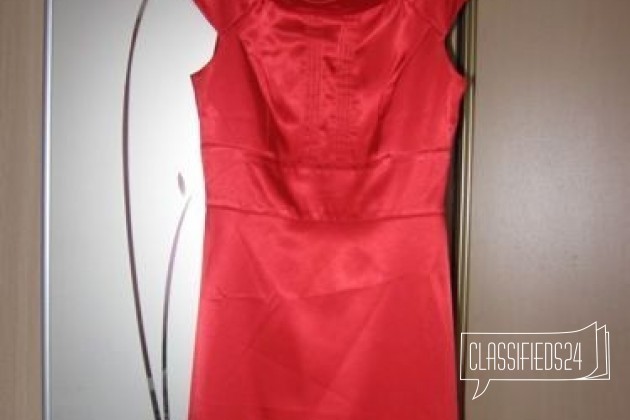 Платье атласное Мерлис в городе Томск, фото 1, стоимость: 500 руб.