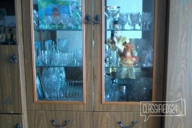 Шкаф - сервант мебельной стенки для посуды в городе Курган, фото 1, стоимость: 1 200 руб.