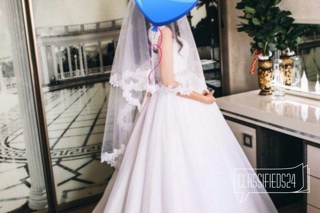 Свадебное платье со шлейфом в городе Ульяновск, фото 3, стоимость: 20 000 руб.