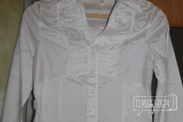 Белая блузка в городе Каменск-Шахтинский, фото 1, стоимость: 0 руб.