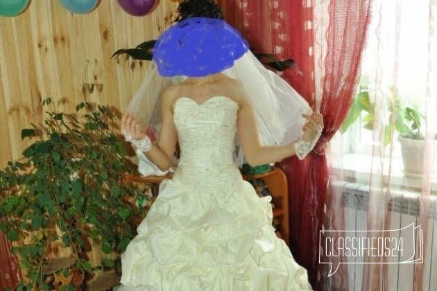 Свадебное платье в городе Казань, фото 1, стоимость: 4 000 руб.