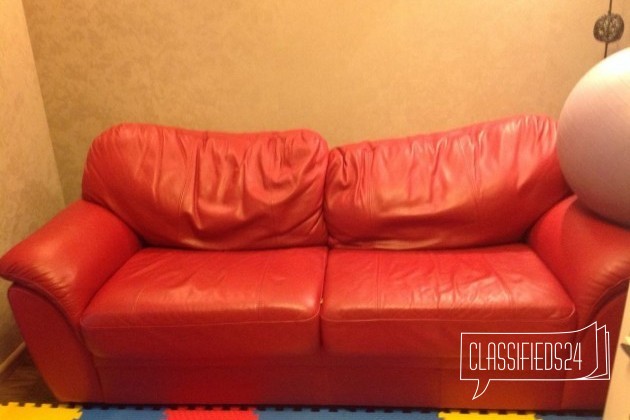 Кожаные диван и кресло в городе Реутов, фото 1, Кровати