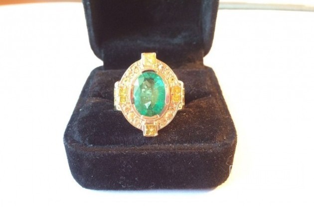 Уникальный перстень с изумрудом и бриллиантами в городе Фрязино, фото 1, телефон продавца: +7 (917) 577-64-35