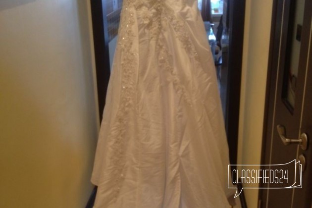 Свадебное платье в городе Красногорск, фото 2, стоимость: 5 000 руб.