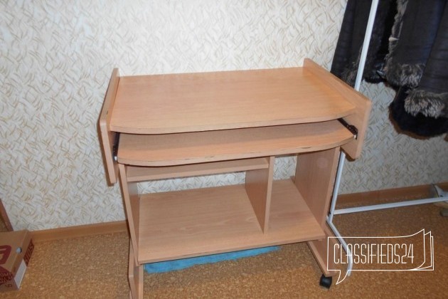 Продам стол компьютерный в городе Екатеринбург, фото 1, Компьютерные столы и кресла