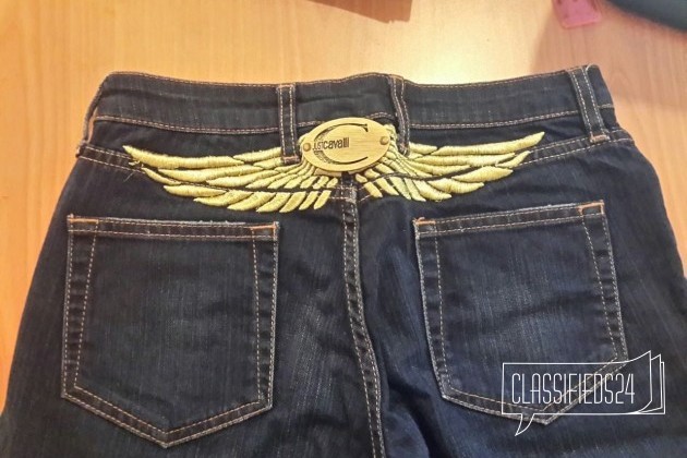 Продаются джинсы с оригиналной вышивкой в городе Тюмень, фото 2, телефон продавца: +7 (922) 266-76-38