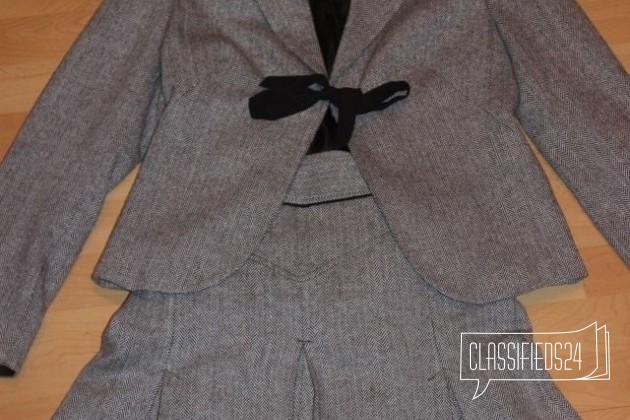 Шерстяной костюм в идеальном сосоянии в городе Волжский, фото 1, телефон продавца: +7 (937) 556-80-63