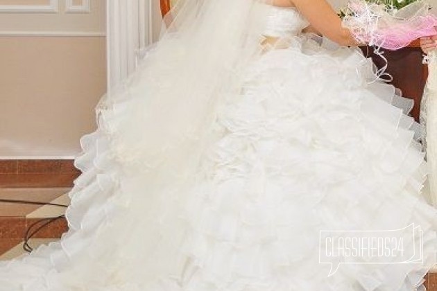 Шикарное пышное свадебное платье со шлейфом в городе Москва, фото 3, Свадебные платья