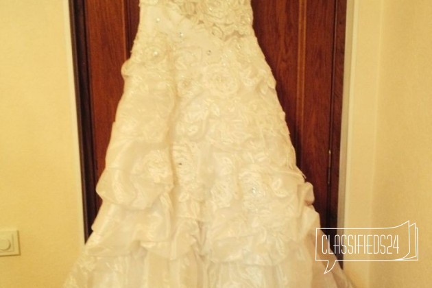 Свадебное платье с фатой в городе Санкт-Петербург, фото 1, стоимость: 5 000 руб.