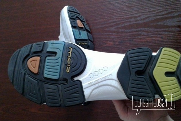 Новые белые кроссовки в городе Кемерово, фото 2, телефон продавца: +7 (950) 260-04-81