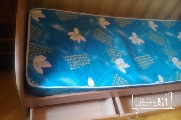 Кровать односпальная в городе Тюмень, фото 1, стоимость: 1 500 руб.